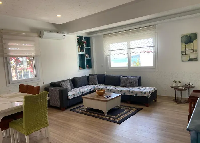 Deniz Manzarali Full Esyali Lejlighed